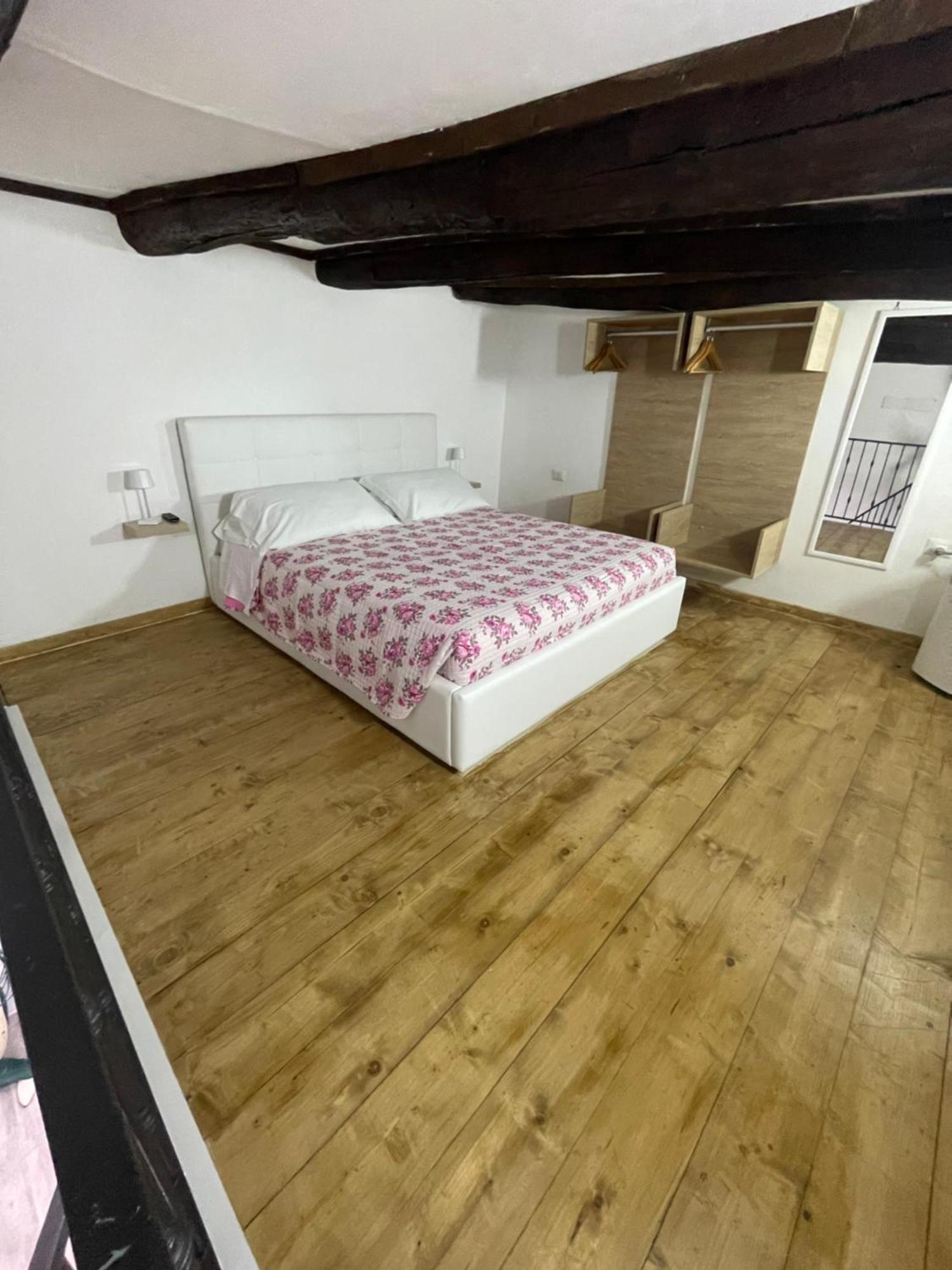 Appartamento Greta'S_House Napoli Esterno foto